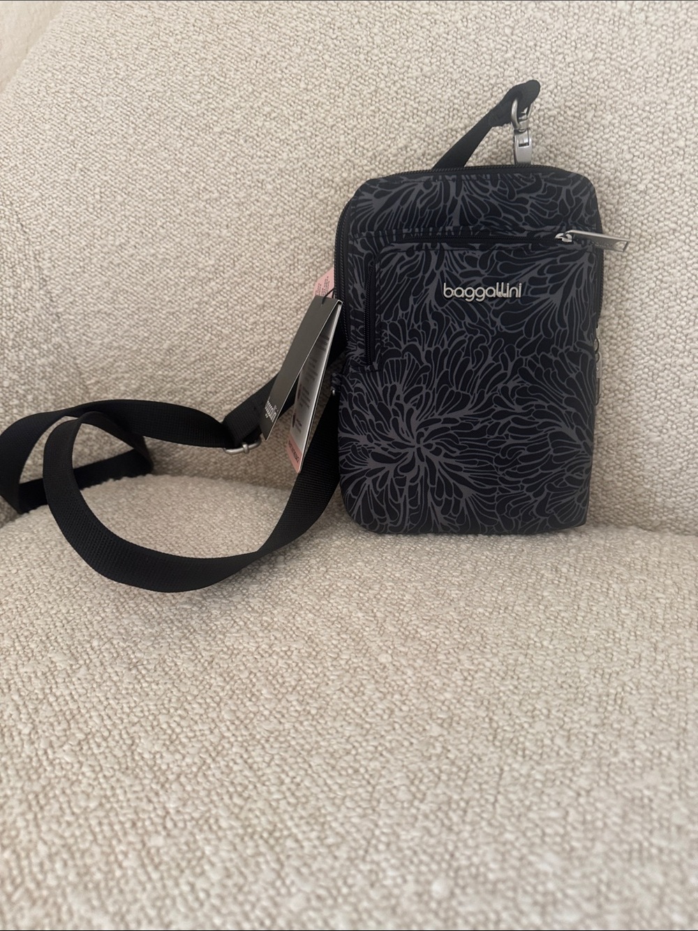 Baggallini Black Floral-Print Crossbody Pouch